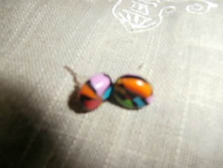 Clous multicolores